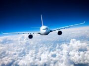 Скільки людей може здійснювати політ на літаку одночасно?