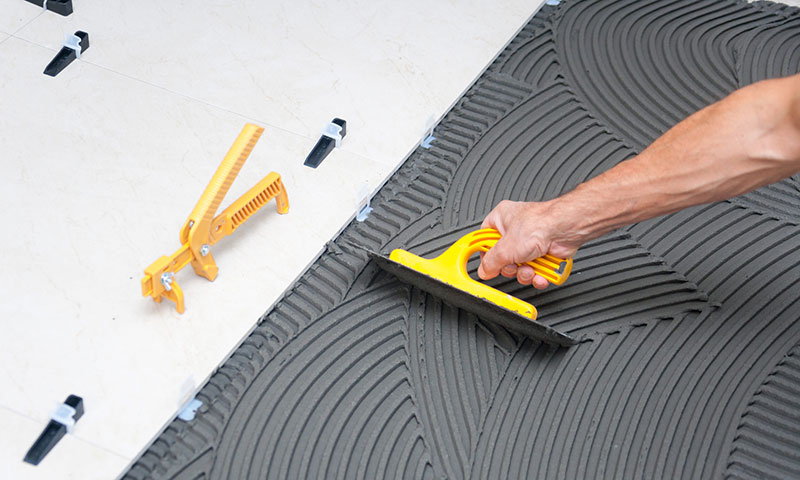 Особенности выбора клея для плитки