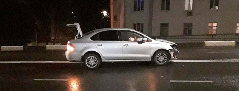 Пьяная автоледи спровоцировала аварию на проспекте Ленина Пьяная автоледи спровоцировала аварию на проспекте Ленина