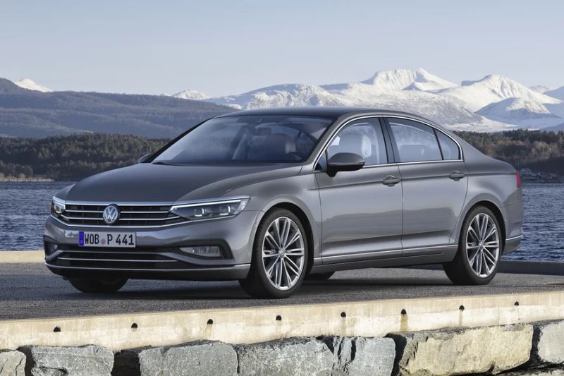 Обновленный Volkswagen Passat в конце года появится в автосалонах России Обновленный Volkswagen Passat в конце года появится в автосалонах России