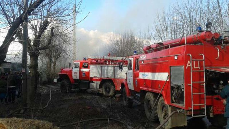 Крупный пожар в Фурмановском районе тушили 17 человек Крупный пожар в Фурмановском районе тушили 17 человек