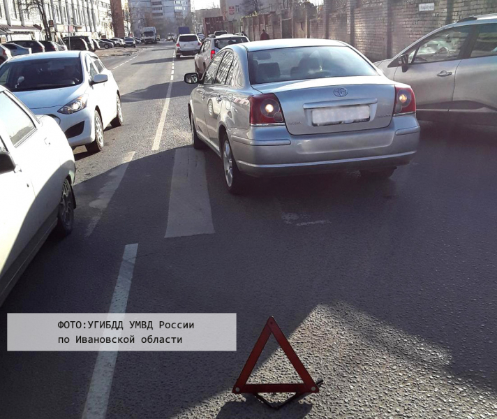 Автоледи на Рабфаковской сбила парня на переходе Автоледи на Рабфаковской сбила парня на переходе