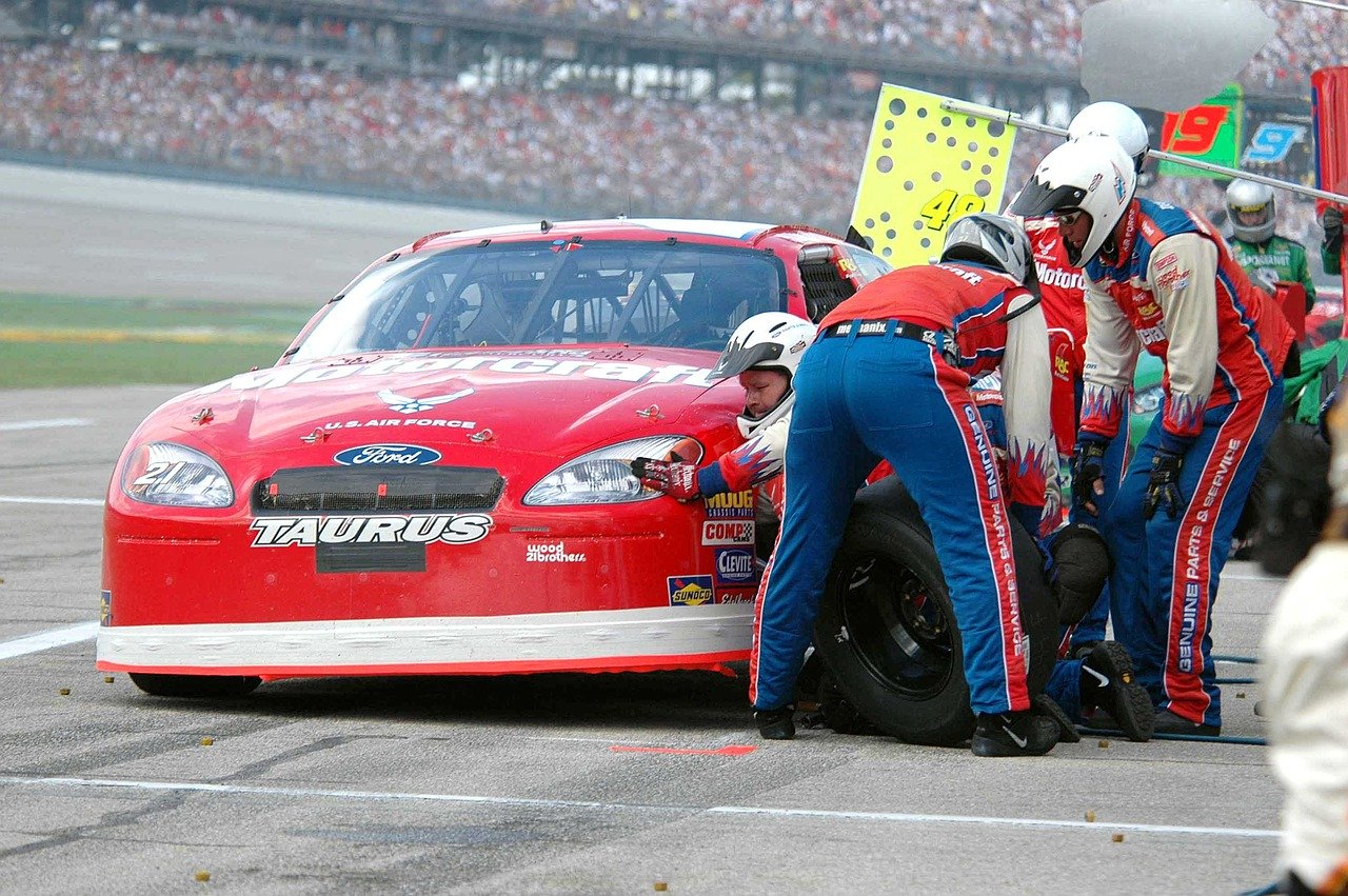 В Шуе выбирают мастеров по ямочному ремонту за 4 млн на 2020 год В Шуе выбирают мастеров по ямочному ремонту за 4 млн на 2020 год