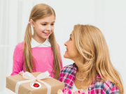 Как выбрать подарок для девочки подростка?