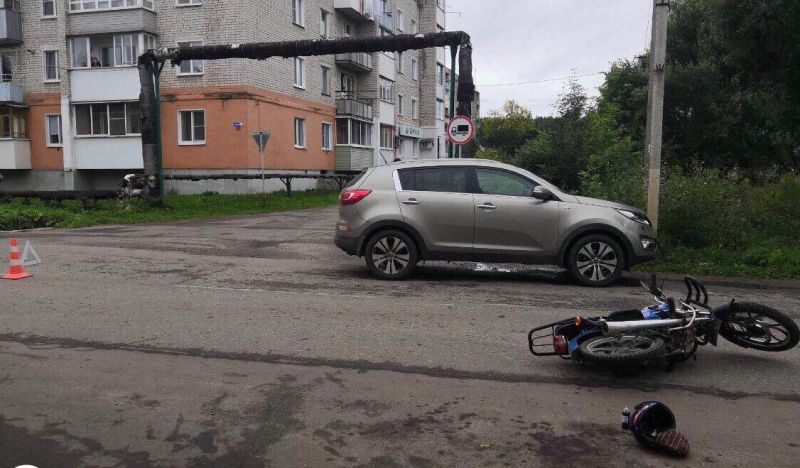 Авария в Шуйском районе: иномарка сбила подростка-мопедиста Авария в Шуйском районе: иномарка сбила подростка-мопедиста