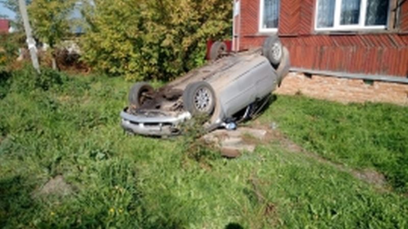 ДТП в Кинешме: легковушка перевернулась и вылетела за пределы дороги ДТП в Кинешме: легковушка перевернулась и вылетела за пределы дороги