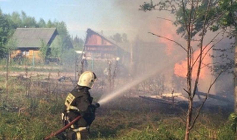 В Шуе сгорел частный дом В Шуе сгорел частный дом