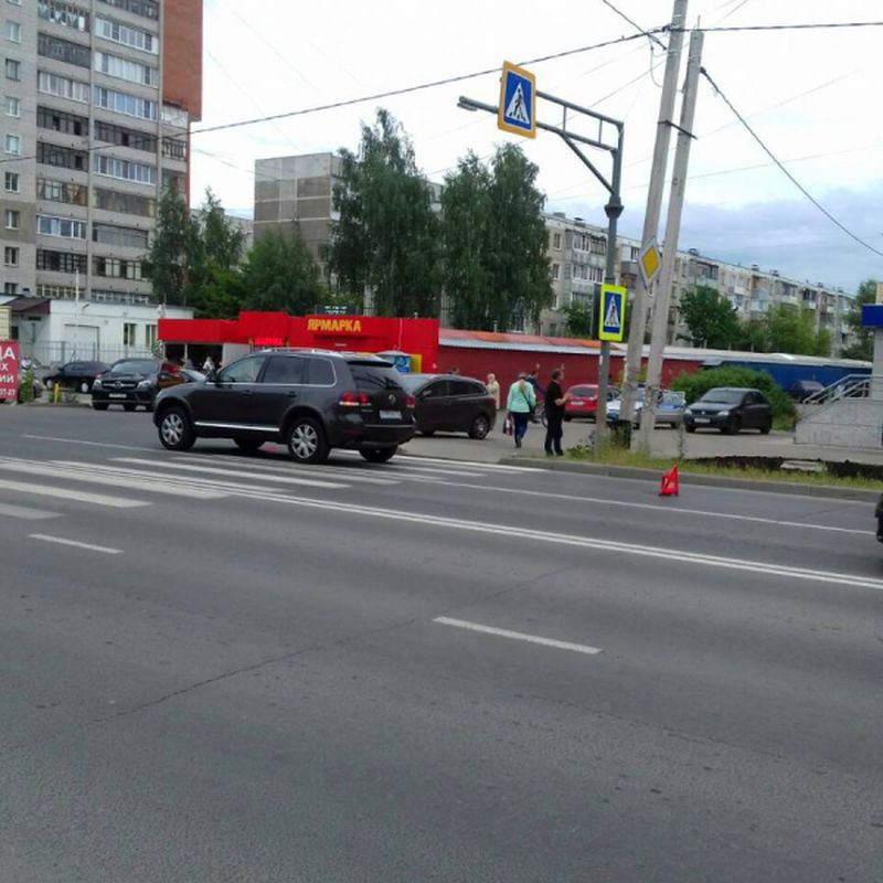 Вчера на Генерала Хлебниково «Фольксваген» сбил 71-летнюю женщину Вчера на Генерала Хлебниково «Фольксваген» сбил 71-летнюю женщину