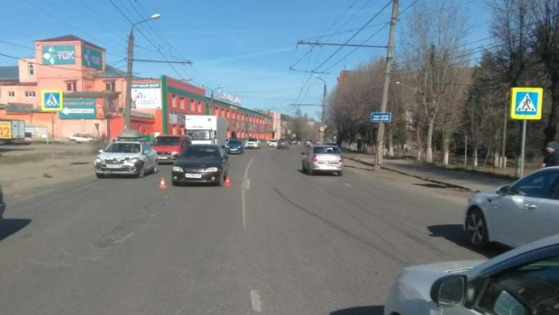 Авария на перекрестке Ленина-Батурина с маршруткой: пострадали 6 человек Авария на перекрестке Ленина-Батурина с маршруткой: пострадали 6 человек