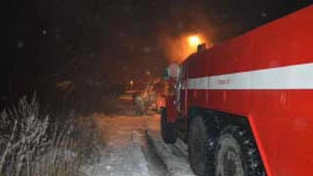 Пожар в Верхнем Ландехе: сгорела котельная на Строителей Пожар в Верхнем Ландехе: сгорела котельная на Строителей