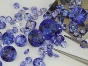 Камень танзанит: свойства и правила выбора минерала