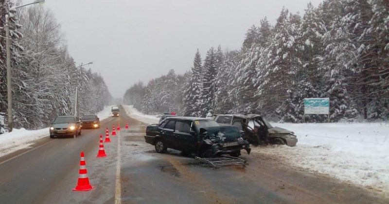 В ДТП на трассе М-7 в Тейковском районе пострадали три человека Главная Все новости Происшествия ДТП В ДТП на трассе М-7 в Тейковском районе пострадали три человека В ДТП на трассе М-7 в Тейковском районе пострадали три человека