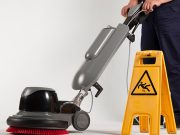 Особенности выполнения уборки помещения после травли тараканов и других насекомых