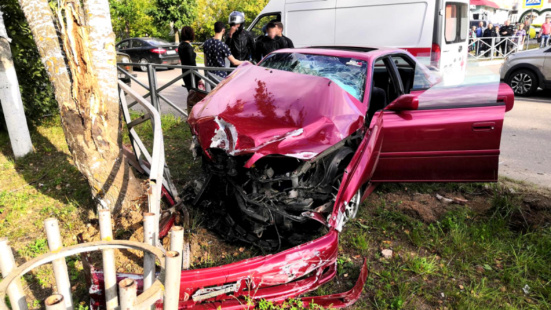 Во вчерашнем ДТП В Фурманове погиб 21-летний пассажир: подробности страшной аварии Во вчерашнем ДТП В Фурманове погиб 21-летний пассажир: подробности страшной аварии
