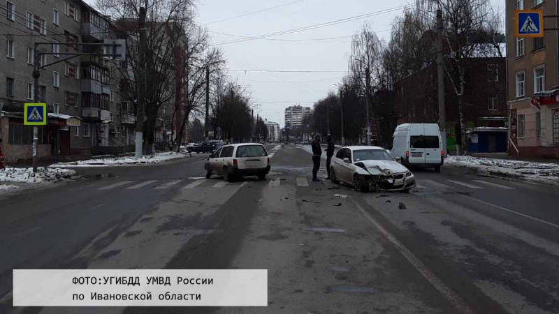 Три человека пострадали в ДТП на Суворова из-за 70-летнего водителя Три человека пострадали в ДТП на Суворова из-за 70-летнего водителя