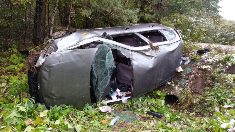 Иномарка слетела в кювет после столкновения с авто в Ивановском районе Иномарка слетела в кювет после столкновения с авто в Ивановском районе