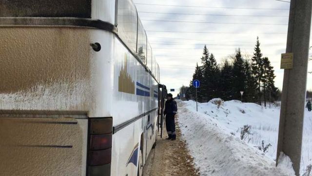 При проверке пассажироперевозчиков задержали рейсовый автобус При проверке пассажироперевозчиков задержали рейсовый автобус